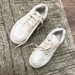 Reebok White Sneakers with Laces